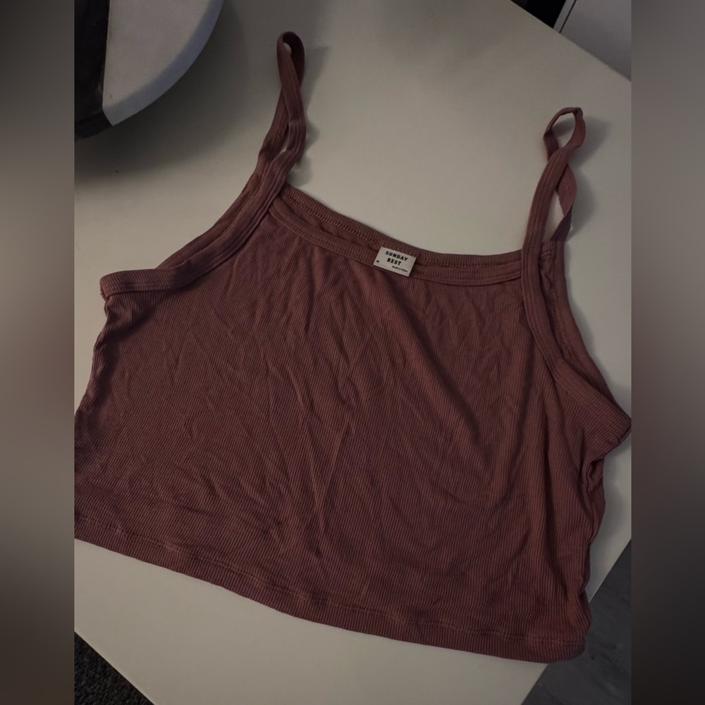 Aritzia Sunday Best “Camille” cropped tank - Picture 2 of 3